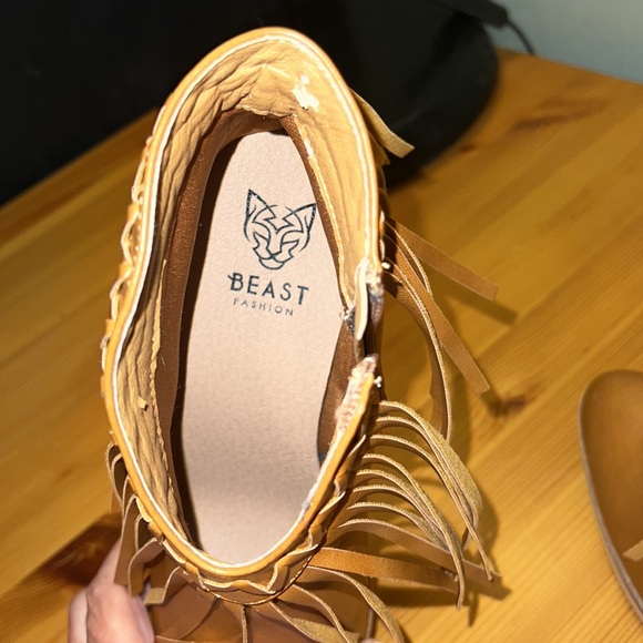 Beast Ankle Fringe Boots size 8 - Picture 6 of 10